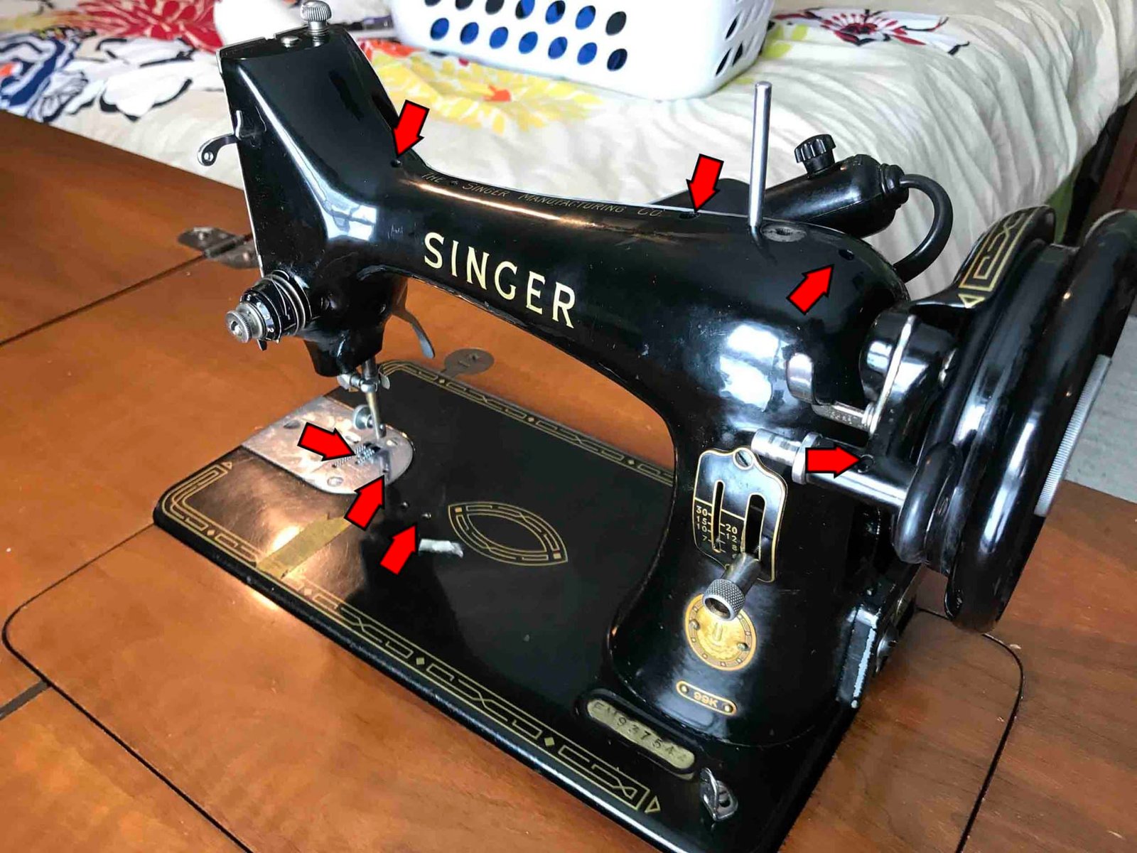 How To Oil A Sewing Machine This Guy Sews A Guide